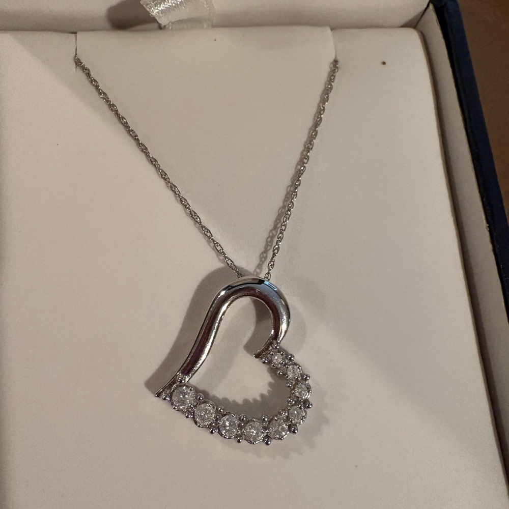 Kay Jewelers Silver and White Heart Necklace
